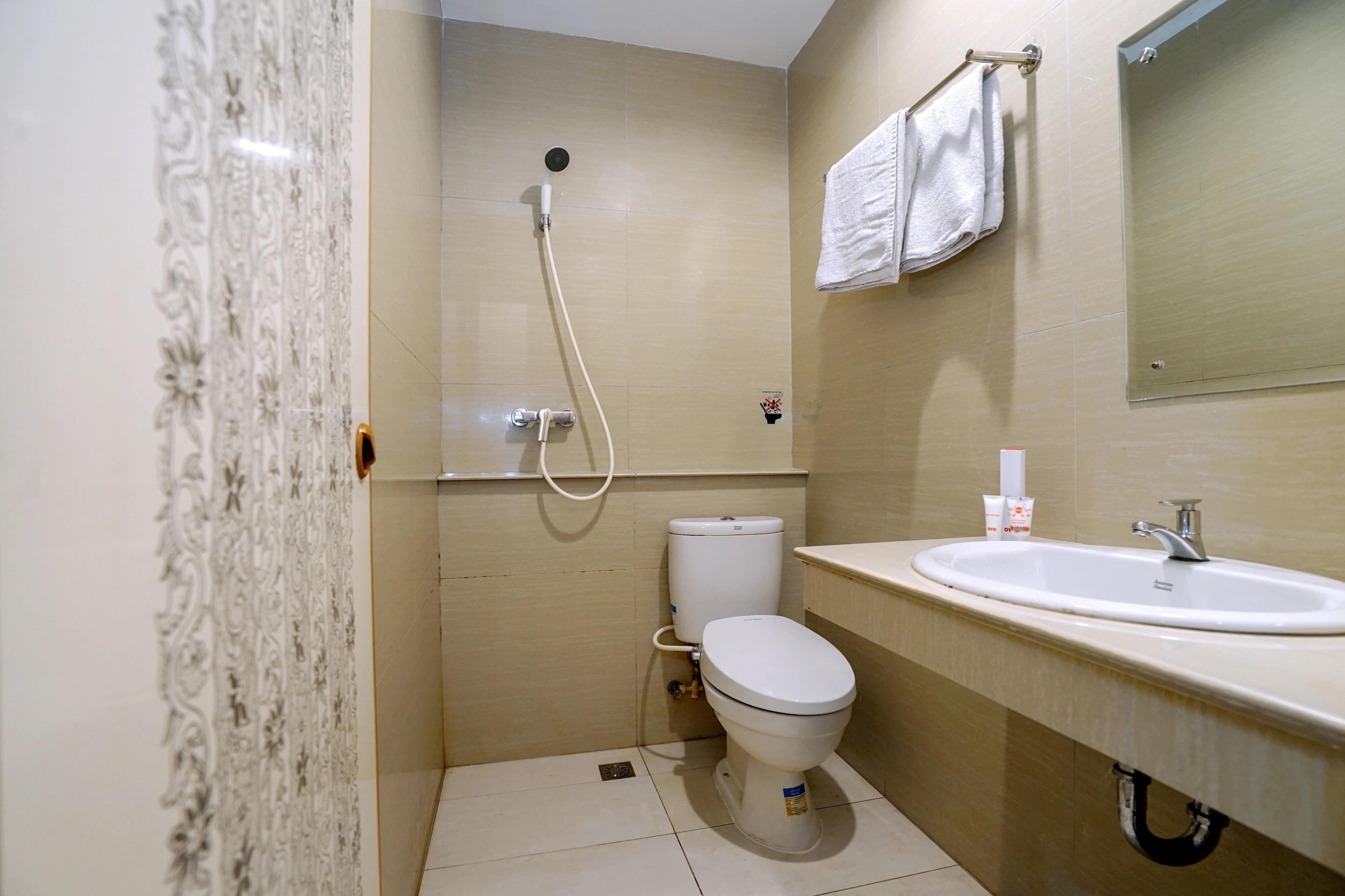 Oyo 251 The Maximus Inn Hotel Palembang Exteriör bild