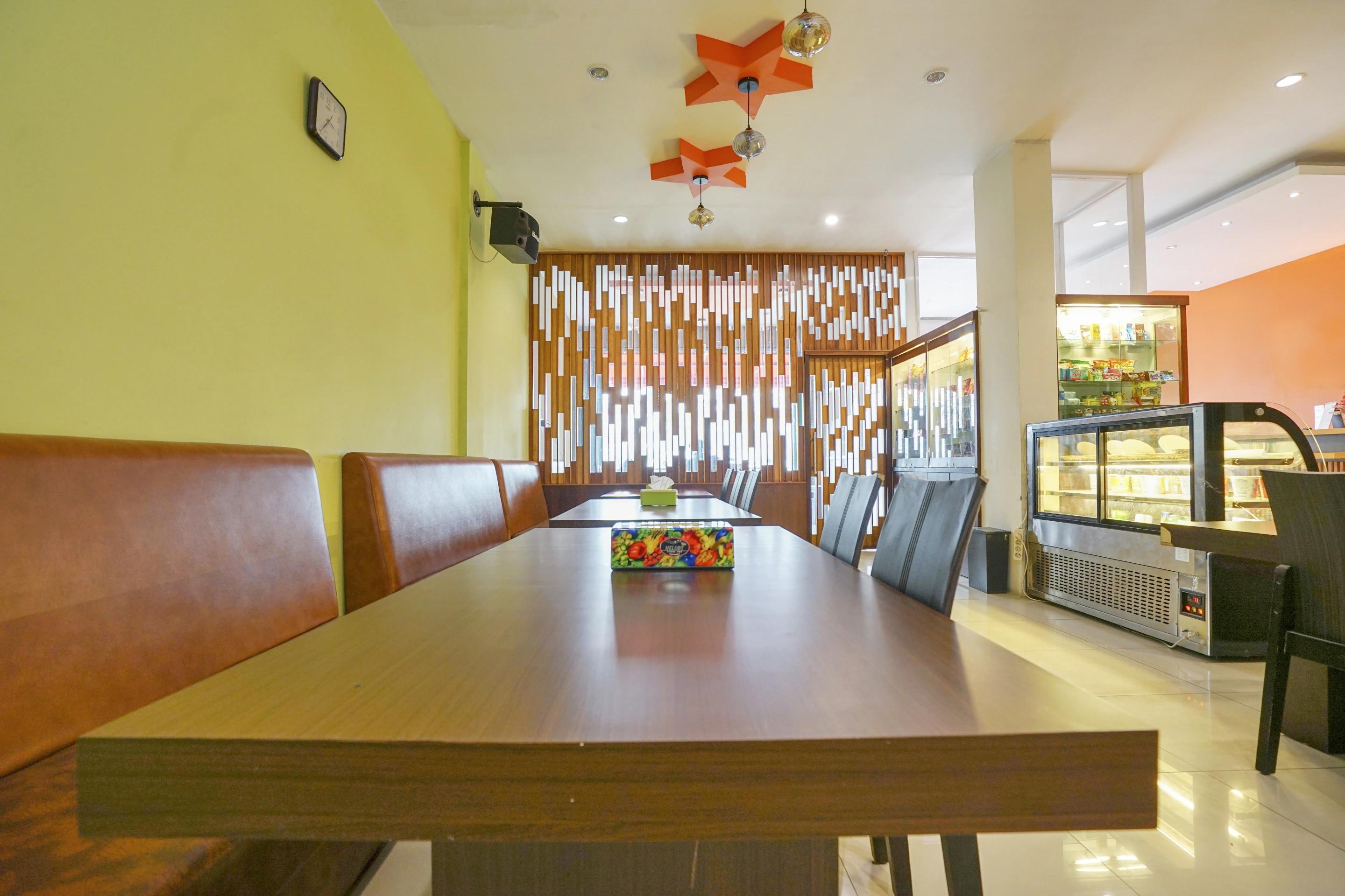 Oyo 251 The Maximus Inn Hotel Palembang Exteriör bild