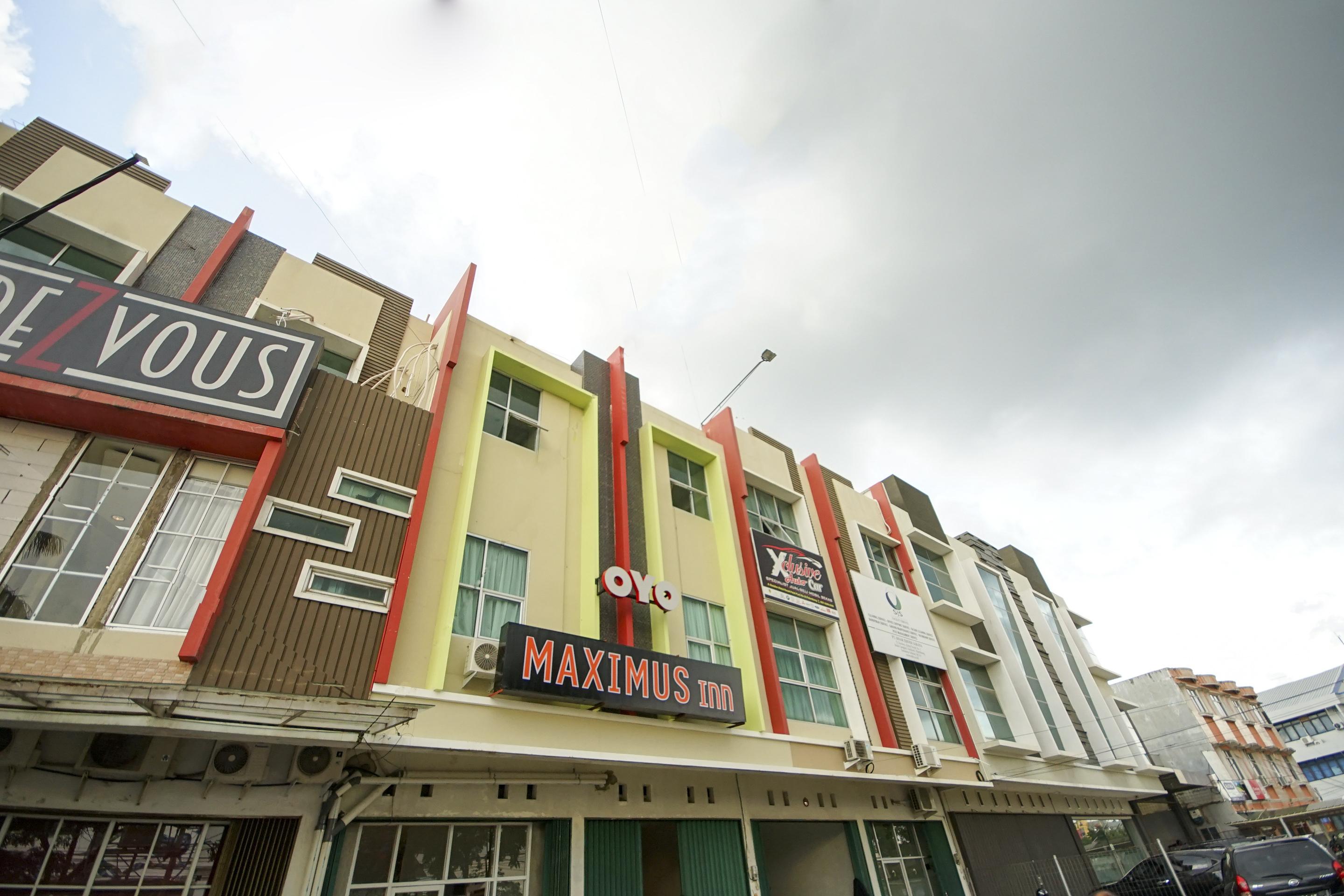 Oyo 251 The Maximus Inn Hotel Palembang Exteriör bild