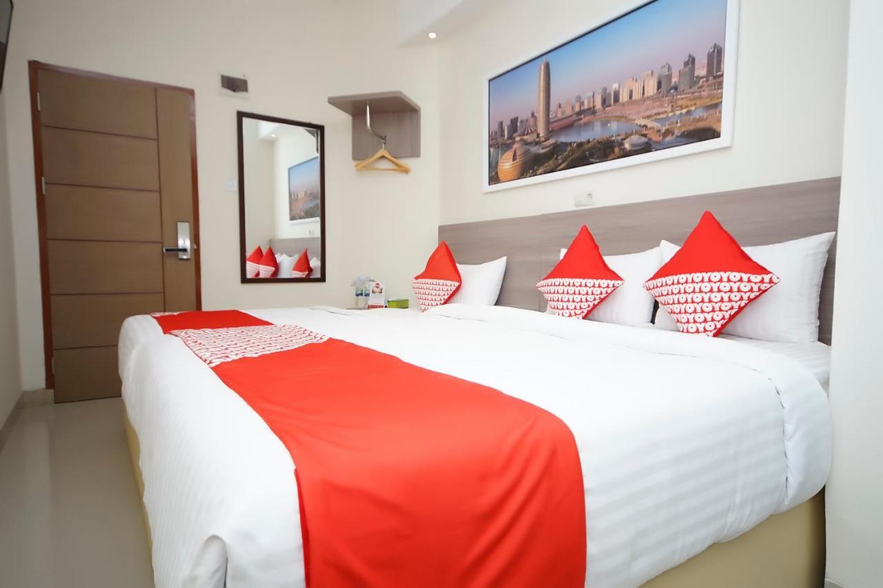 Oyo 251 The Maximus Inn Hotel Palembang Exteriör bild