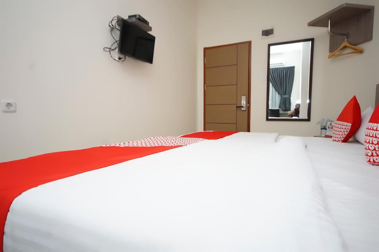 Oyo 251 The Maximus Inn Hotel Palembang Exteriör bild
