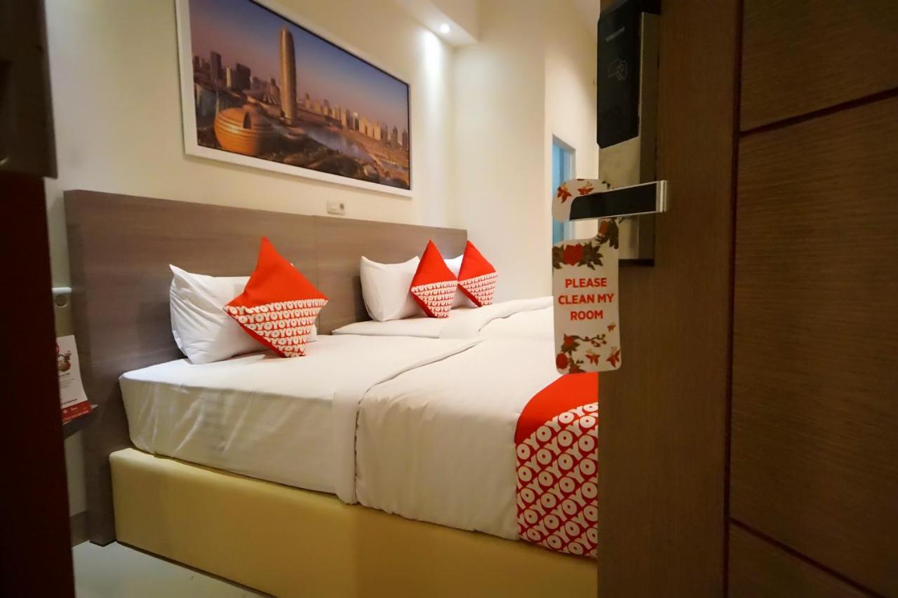 Oyo 251 The Maximus Inn Hotel Palembang Exteriör bild