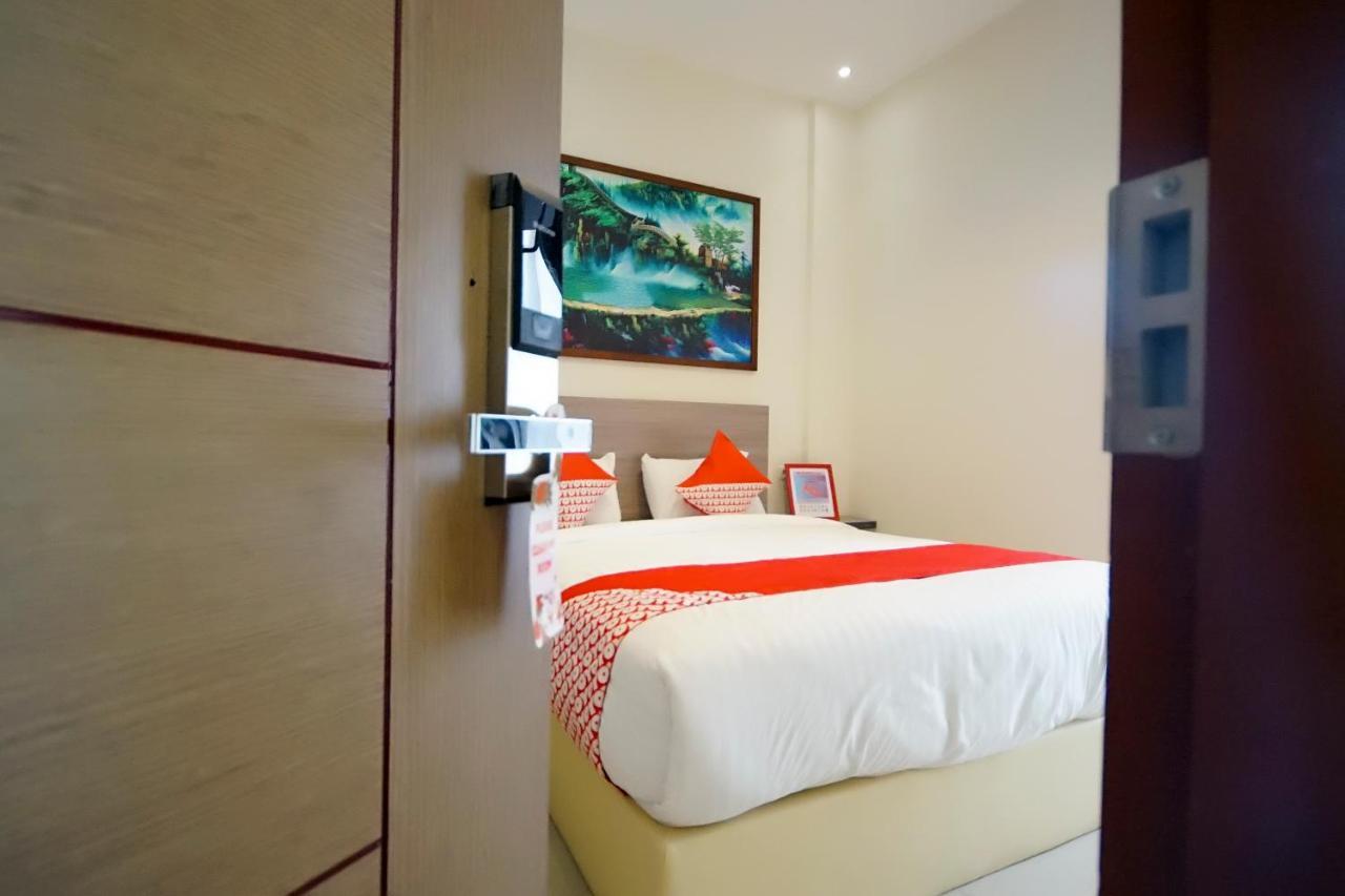 Oyo 251 The Maximus Inn Hotel Palembang Exteriör bild