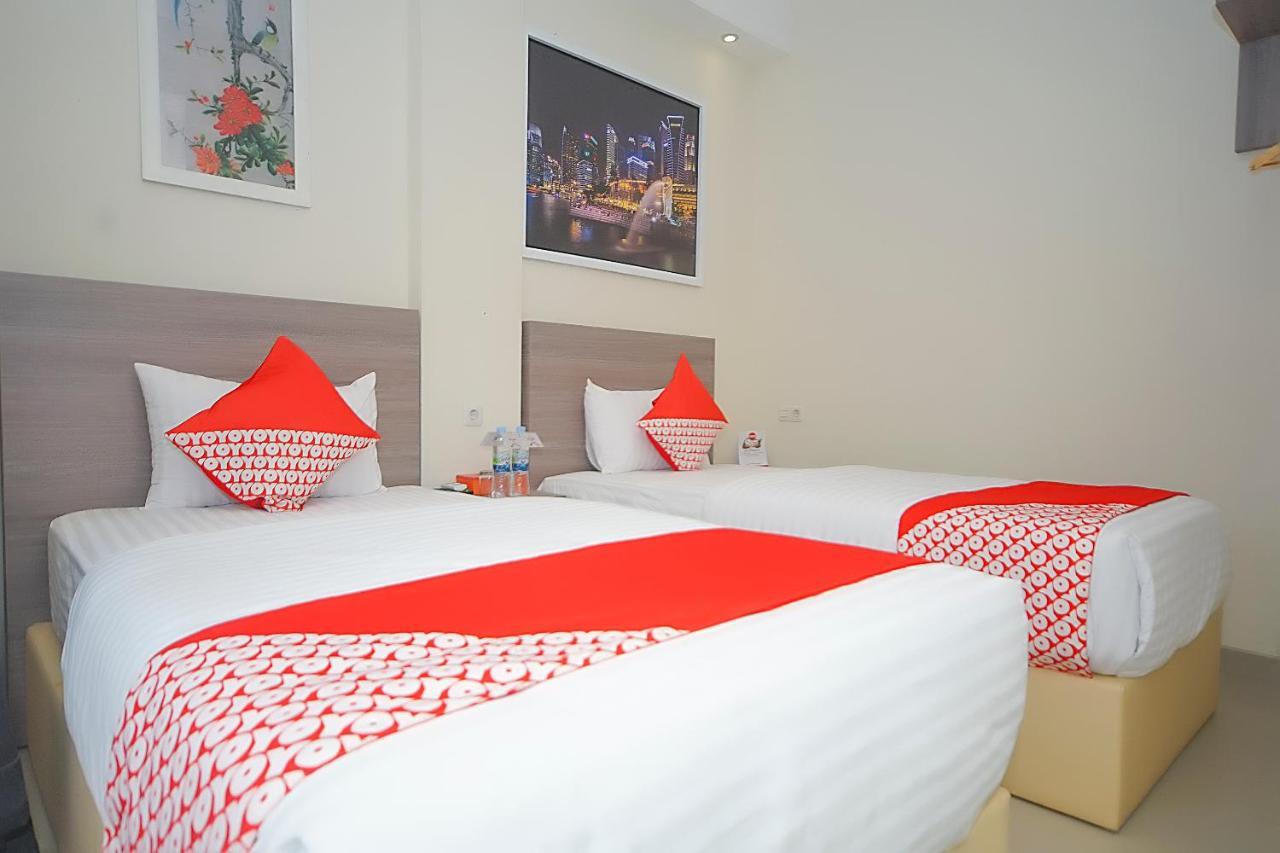 Oyo 251 The Maximus Inn Hotel Palembang Exteriör bild