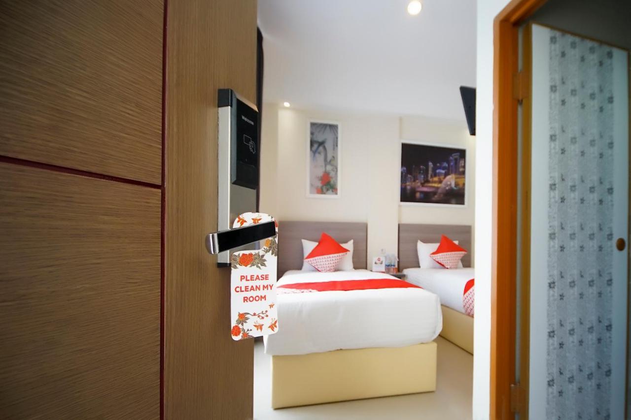 Oyo 251 The Maximus Inn Hotel Palembang Exteriör bild