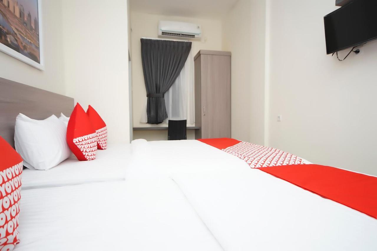 Oyo 251 The Maximus Inn Hotel Palembang Exteriör bild