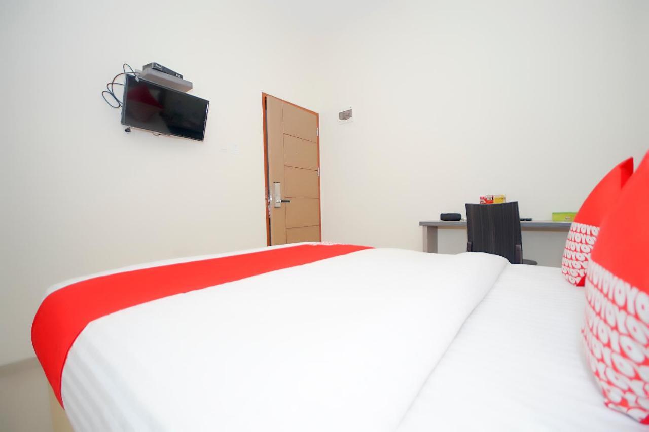 Oyo 251 The Maximus Inn Hotel Palembang Exteriör bild
